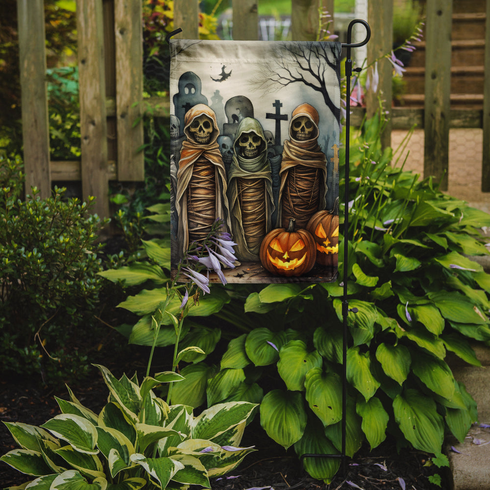 Mummies Spooky Halloween Garden Flag – Outdoor Decorative Yard Flag